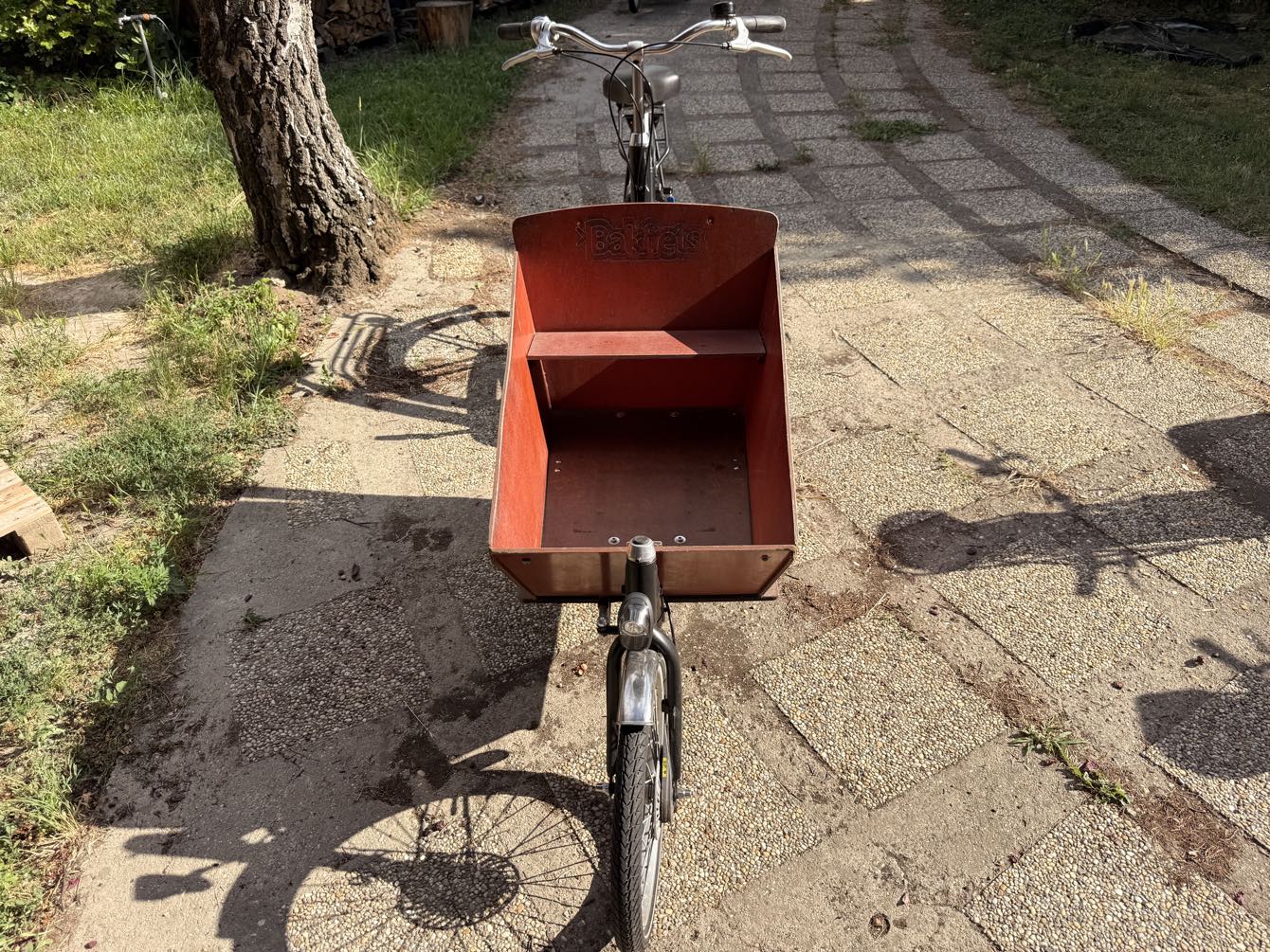 Doboz felülről, üléspaddal